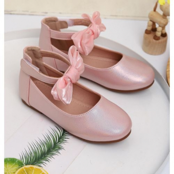 Modern-Heritage Footwear